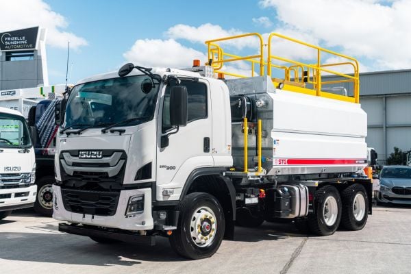 2026 Isuzu FVZ 260-300 Water truck 13,000L Civil Spec Water Truck image