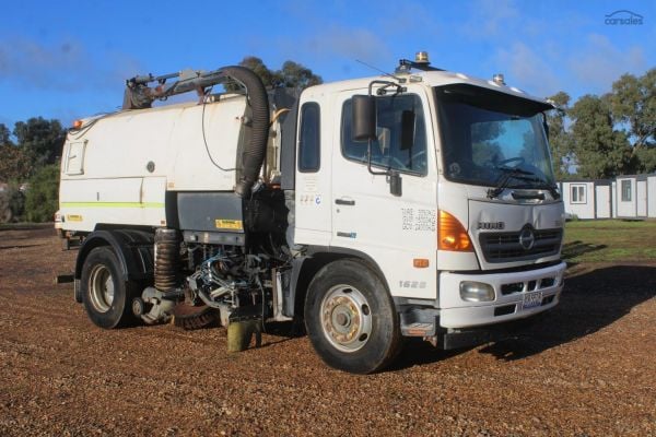 2012 Hino Fg image