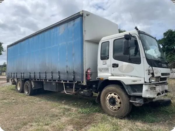 2002 Isuzu FVR900T 6x4 Curtainsider w/ Tailgate Lift *NON MOBILE* (MULTIPLE ENCUMBRANCES) image