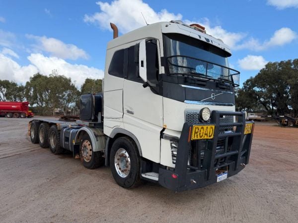 2016 Volvo FH16 700 Prime Mover image