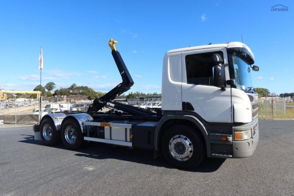 2015 Scania P Series P400 360 Auto image
