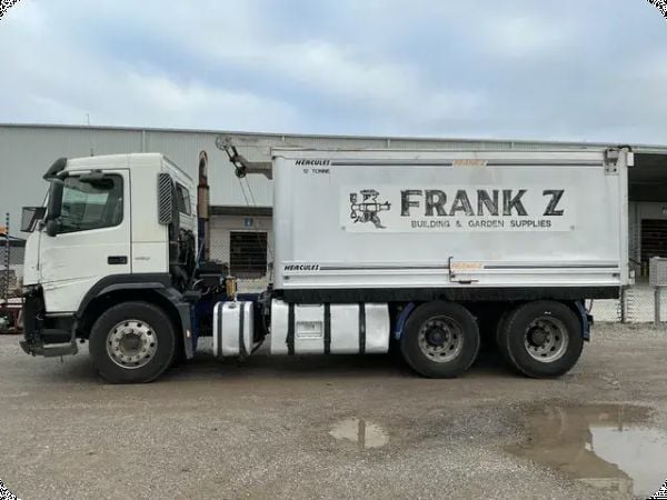 2009 Volvo FM480 6x4 Tipper image