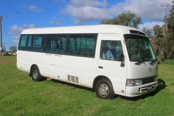 2007 Toyota Coaster image