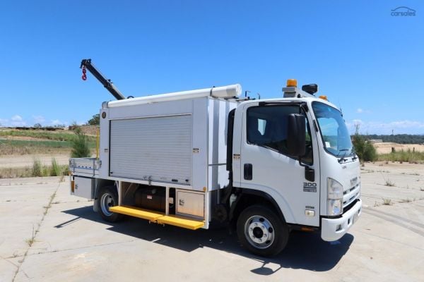 2011 Isuzu N Series NPR 250/300 Premium AMT Auto image