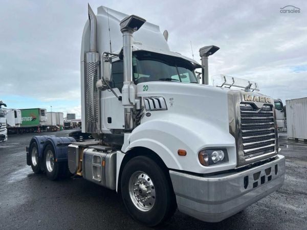 2020 Mack Trident image