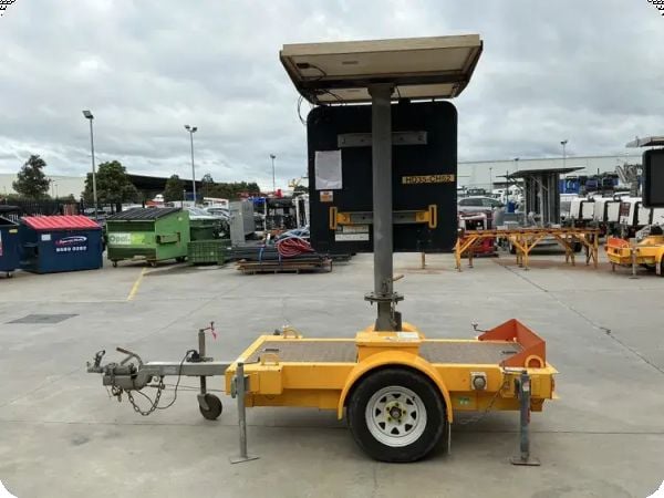 2018 Hilton HD-35 Single-Axle Trailer Mounted LED Sign Board image