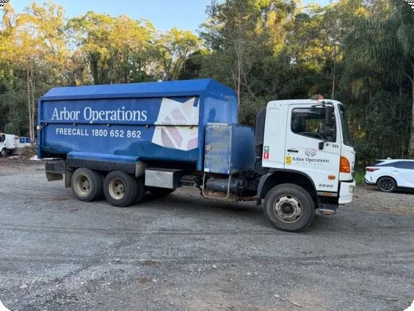 2010 Hino FM 500 6x4 Tipper image