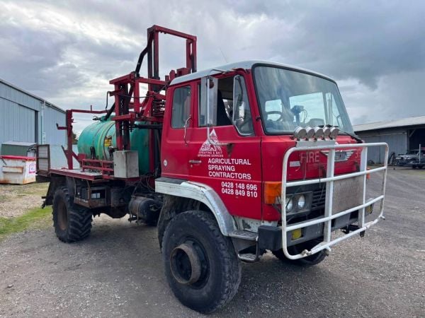 Hino GT 4WD spray unit image