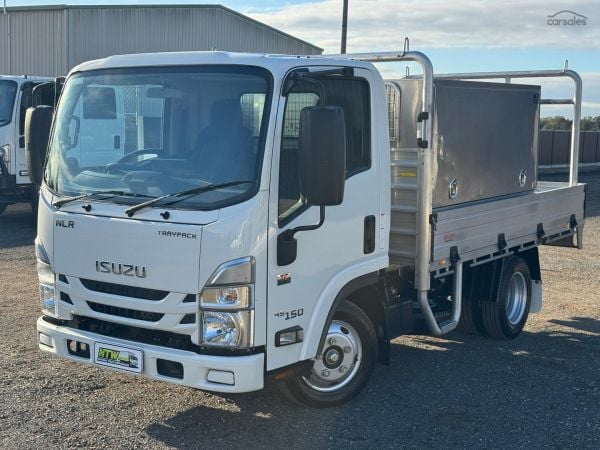 2023 Isuzu N Series NLR 45-150 Traypack Factory Warranty image