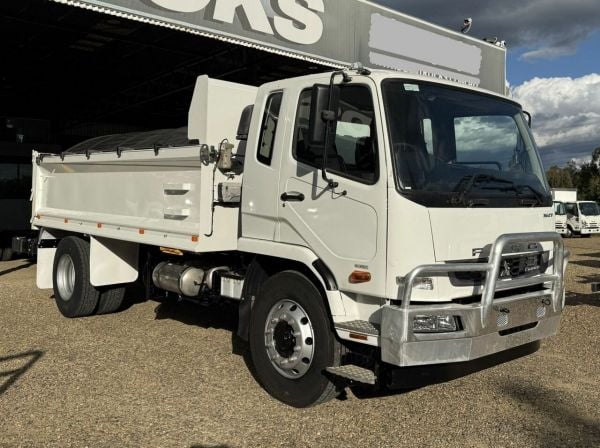 2021 Fuso Fighter FM1627 Auto 4x2 Tipper image