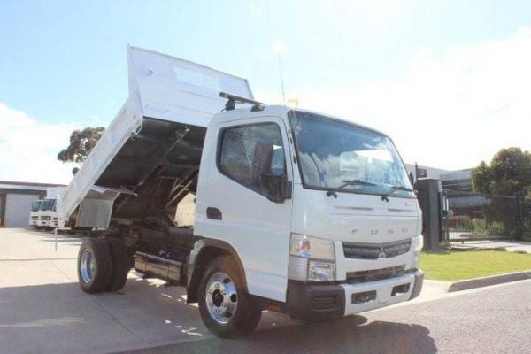 2022 Fuso Canter image
