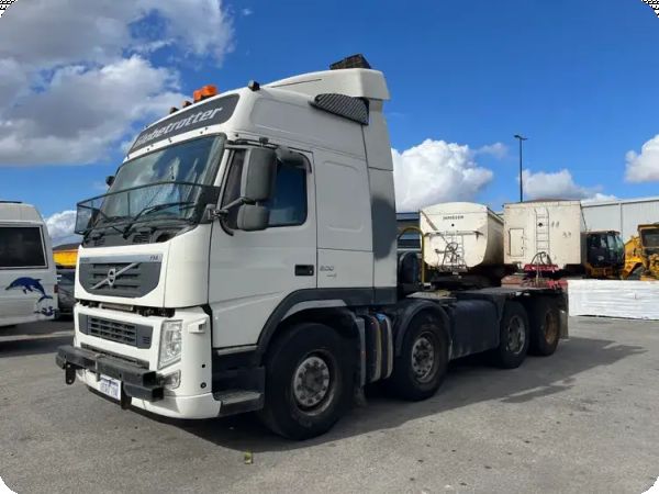 2013 Volvo 500 FM 8x4 Prime Mover image