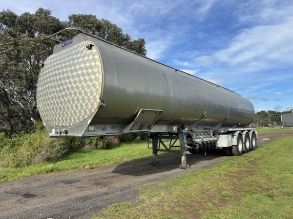 2008 MARSHALL LETHLEAN TRIAXLE ALUMINIUM FUEL TANKER image