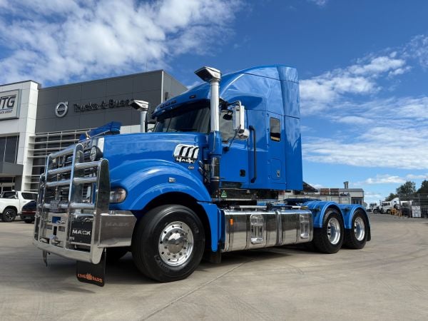 2021 Mack Superliner Primemover image