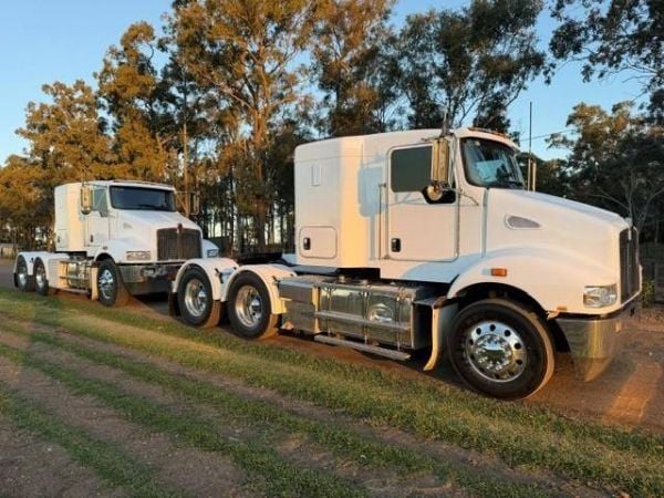 2013 KENWORTH T359 image