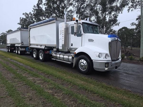 2018 KENWORTH T409 image