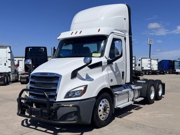 2023 FREIGHTLINER CASCADIA 116 Heavy Duty Trucks - Day Cab Trucks image