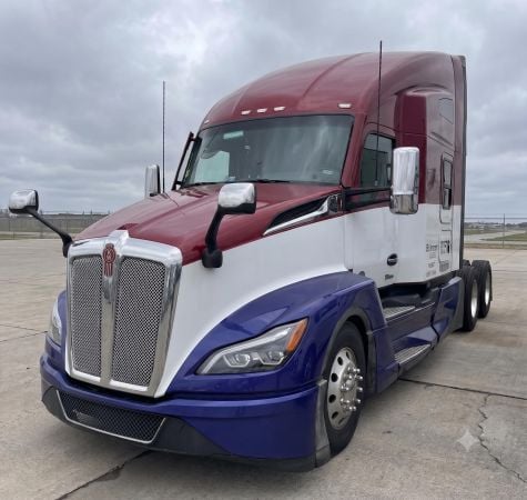 2023 KENWORTH T680 Truck image