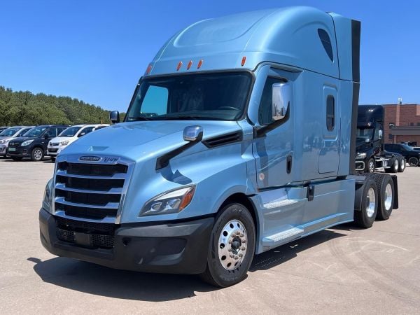 2023 FREIGHTLINER CASCADIA 126 Truck image