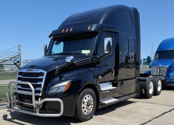 2023 FREIGHTLINER CASCADIA 126 Truck image
