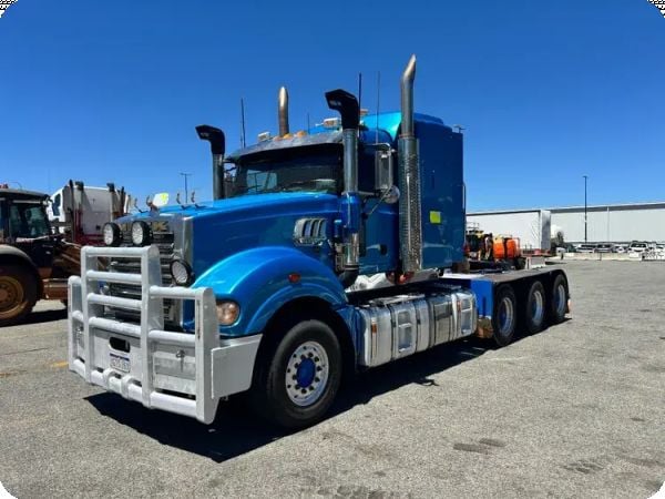 2019 Mack CLXT Titan 8x6 Prime Mover image