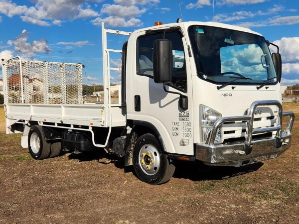 2010 ISUZU NPR275 Beavertail image