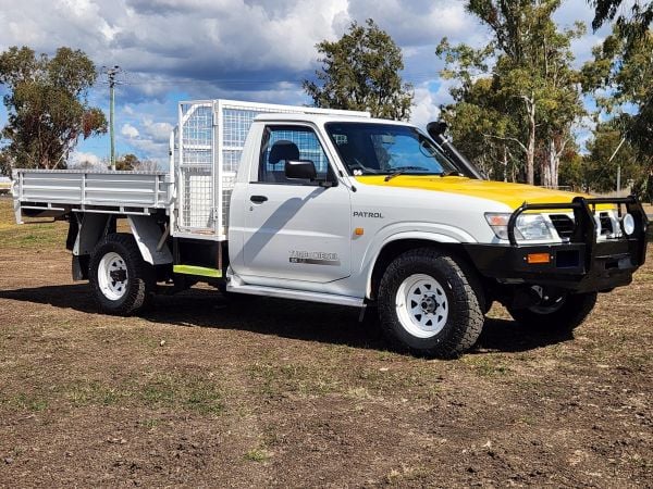 2010 NISSAN PATROL Pickup Truck image