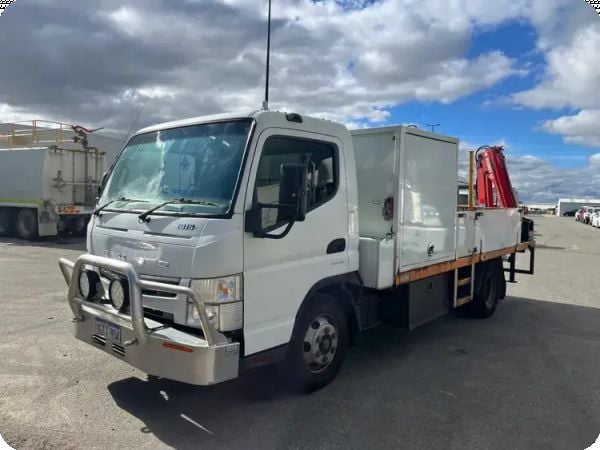 2018 MITSUBISHI CANTER 4x2 Service Truck image