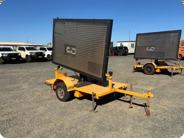 2021 Global Traffic Equipment VMSC Sign Board - Unreserved image