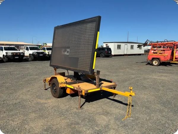 2020 Global Traffic Equipment VMSC Sign Board - Unreserved image