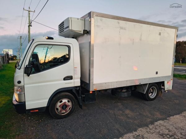 2021 Fuso Canter 515 image