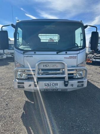 2012 ISUZU NPR200 Crane image
