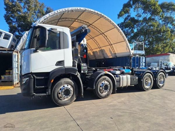 2025 Iveco 360 Acco image