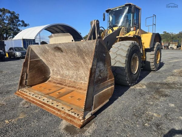 2010 Volvo L220F L220F image