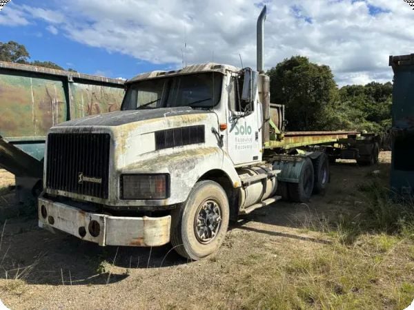 1994 International S-Line 6x4 Prime Mover w/Compactor Bin Trailer (Non Mobile) image