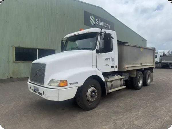 1999 Volvo NH12 (6x4) Tipper image
