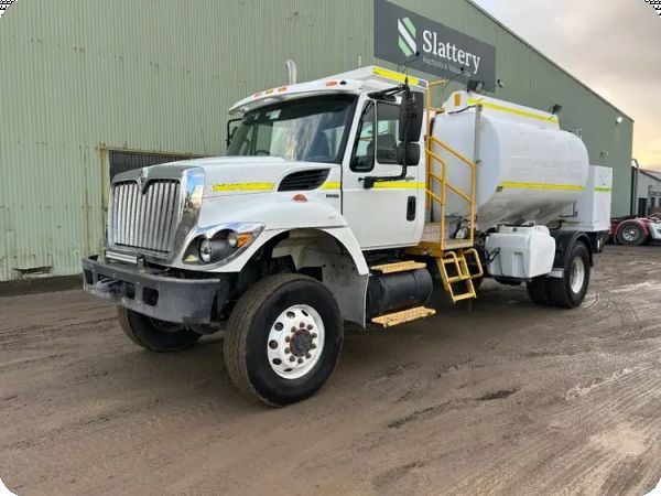 2010 International WorkStar 7400 9400 L 4x4 Fuel Truck image