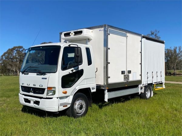 2016 MITSUBISHI FUSO FIGHTER Refrigerated Curtainsider FK62F 1424 LWB image
