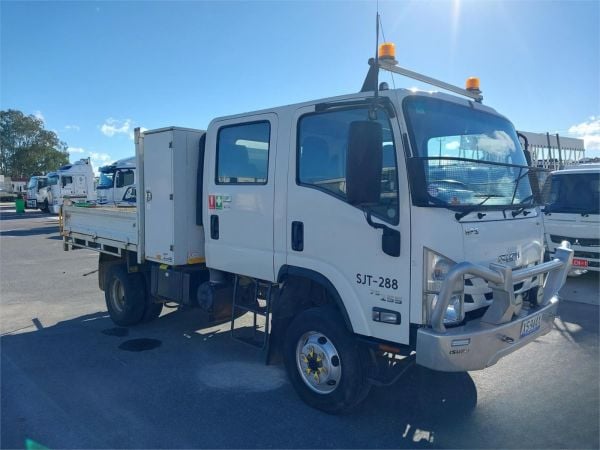 2018 Isuzu N Series Dual Cab Tipper NPS 75/45-155 image