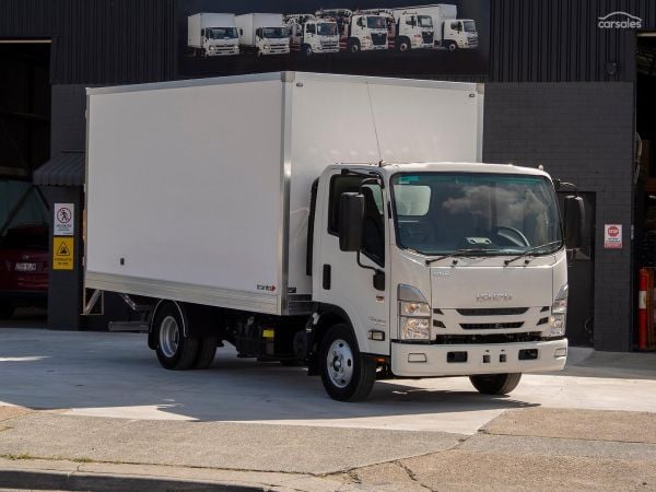 2026 Isuzu N Series NNR 45-150 DT C34 Tranto 3P 4500 Parcel Series Pantech Loader image