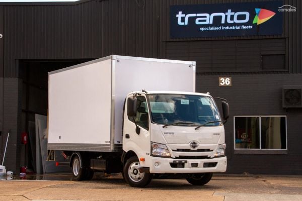 2025 Hino 300 Series 616 Tranto 6 Pallet 2200 Series Dry Cargo Pantech image