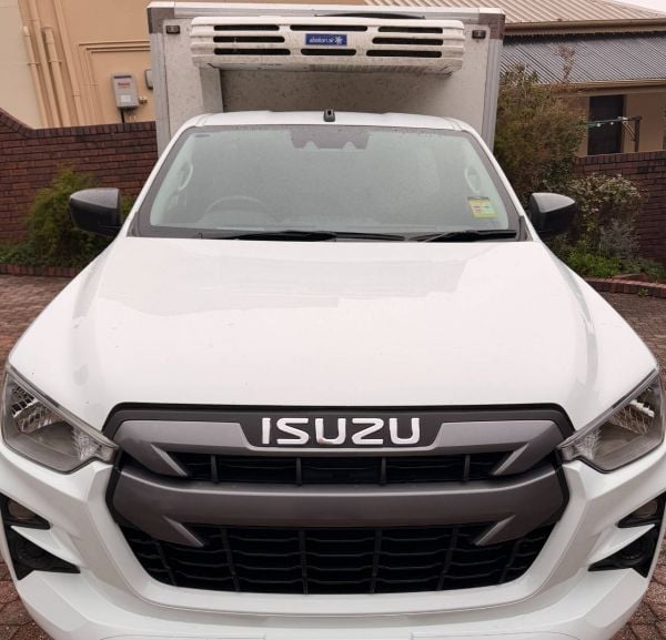 2022 Isuzu D-MAX Box Truck image