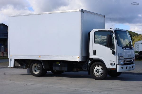2022 Isuzu N Series NQR 87/80-190 Pantech with fulldoor lift image