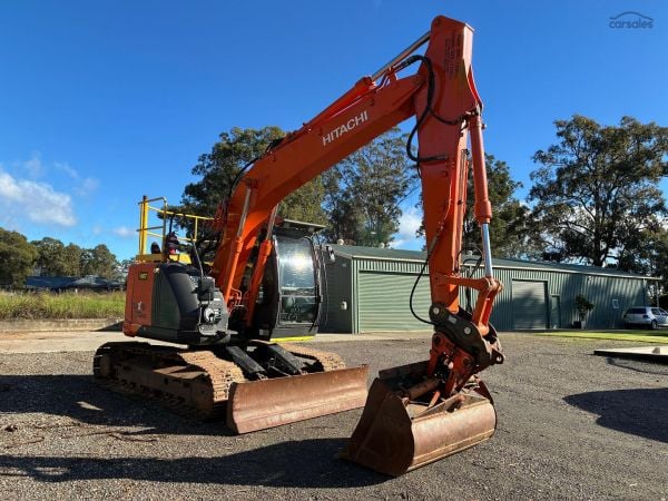 2015 Hitachi ZX135US-5B Excavator image