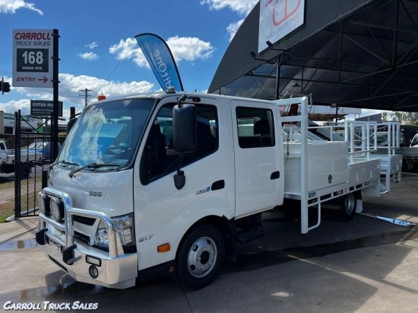 2020 HINO 300 616 Flatbed image