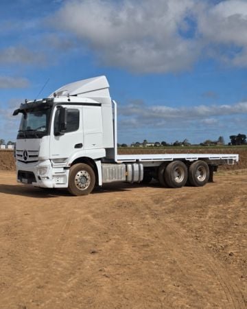 NEW MACKLE TRUCK TRAY FITTED drive in, drive out- 8mtrs long image