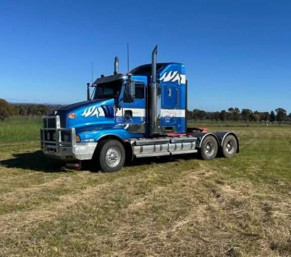 2005 Kenworth T604 Prime Mover image