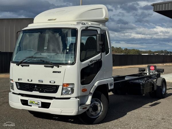 2017 Fuso Fighter 1024 Long Wheelbase image