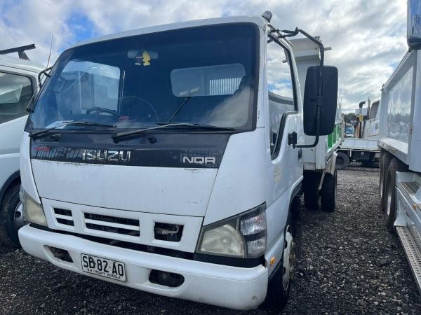 2007 ISUZU NQR450 Dump Truck image