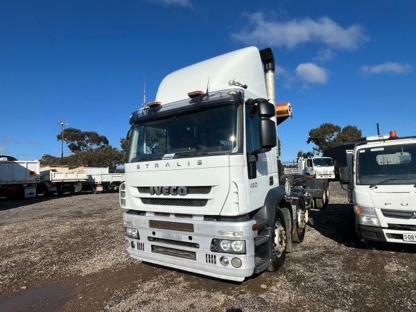 2012 IVECO STRALIS 450 Hooklift image